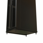 WRline Шкаф напольный 19-дюймовый, 22U, 1166x600х1000 мм (ВхШхГ), передняя и задняя распашные перфорированные двери (75%), цвет черный (RAL 9004) (раз WRline Шкаф напольный 19-дюймовый, 22U, 1166x600х1000 мм (ВхШхГ), передняя и задняя распашные перфорированные двери (75%), цвет черный (RAL 9004) (раз